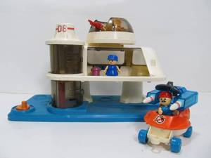 lot 257 image: Vintage PLAYMATES Space Station Toy Playset