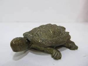 lot 263 image: Vintage Brass Turtle Trinket Holder Figurine