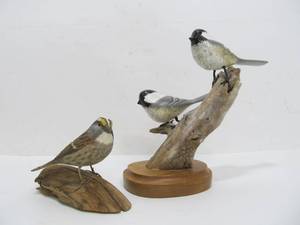 lot 196 image: Folk Art Hand Carved & Painted Wood Birds