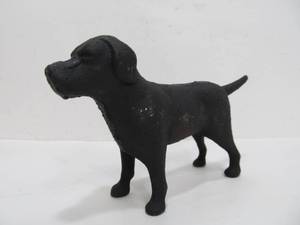 lot 198 image: Small Heavy Cast Iron Dog Statue