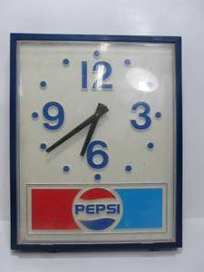 lot 235 image: Working Retro Vintage PEPSI Advertising Clock