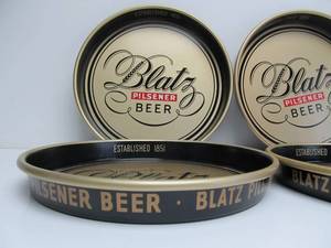 lot 316 image: Lot of 4 Vintage 1960s era BLATZ Metal Beer Trays