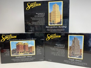 lot 347 image: 3 Large Brand New Sealed BACHMANN SPECTRUM Cityscape Buildings