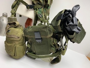 lot 336 image: Great Lot of Vintage US Military Army Gear & Equipment