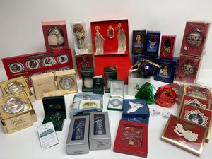 lot 332 image: Collection of Boxed Higher End Christmas Ornaments