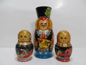 lot 277 image: Group of Wooden Matryoshka Nesting Dolls