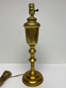 lot 319 image: Set of 3 Mid Century 1960s Etched Brass Oriental Table and Desk Lamps