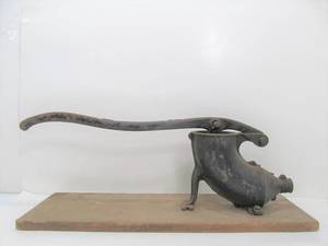 lot 287 image: Large Antique Cast Iron Sausage Stuffer
