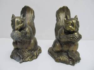 lot 325 image: Vintage Brass Squirrel Bookend Set
