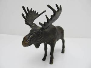 lot 326 image: Smaller Bronze Moose FigurineStatue