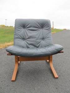 lot 4 image: Signed Vintage Danish Modern Bentwood WESTNOFA Siesta Chair