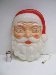 lot 333 image: Large Vintage SANTA Head Blowmold Christmas Lawn Decoration
