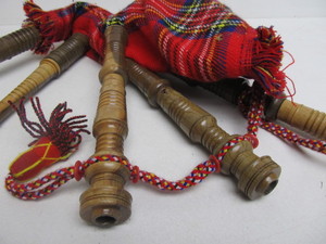 lot 350 image: Vintage Set of Bagpipes