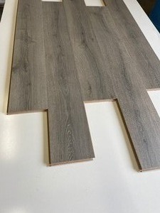 309 SF Premium Water Resistant Laminate Flooring 7.5x47 Oak0341- E1