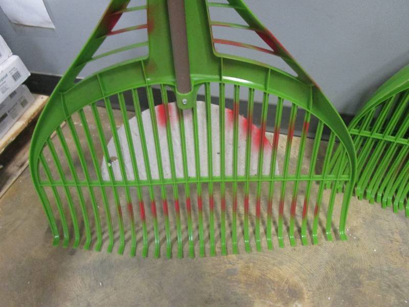 lot 902 image: AMES Collector Series 26 in. Poly Leaf Rake (SOME PAINT FLAKING OFF HANDLE, MAY HAVE SPRAY RED SPRAY PAINT ON IT, OTHERWISE NICE CONDITION))