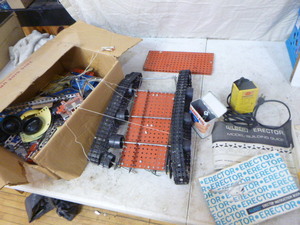 lot 15 image: Gilbert Erector Set
