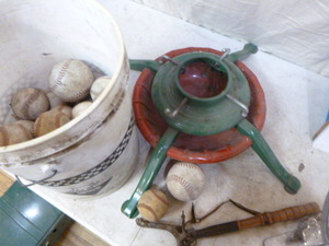 lot 17 image: Bucket of Baseballs