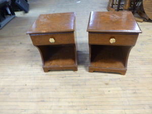 lot 30 image: 2 Night Stands