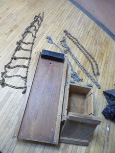 lot 51 image: Garage Items