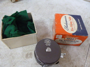 lot 66 image: Shakespeare Automatic Vertical Fly Rod Reel