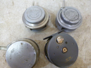 lot 80 image: 4 Fishing Reels