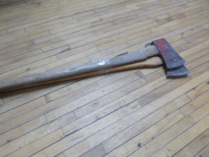 lot 104 image: 2 Axes