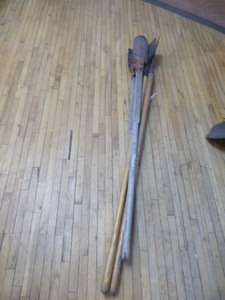 lot 105 image: Hole Digger