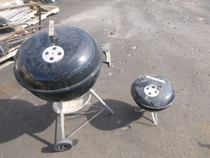 lot 109 image: 2 Grills