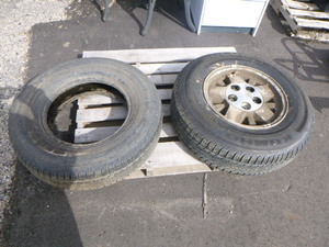 lot 111 image: 2 Kumho Tires