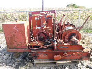lot 4 image: Wisconsin Motor Winch