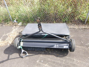 lot 5 image: Agri Fab Sweeper