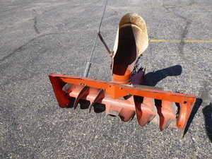 lot 124 image: Snow Blower