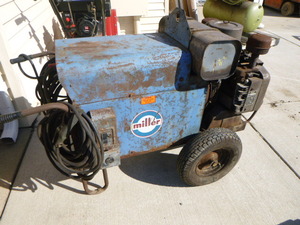 lot 125 image: Miller AC Welding and Power Generator