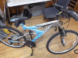 lot 146 image: Next Power Climber 18 Speed Bicycle