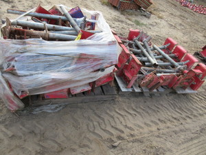 lot 304 image: U HEADS FOR STRUCTURAL SHORING