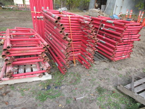 lot 308 image: UPRIGHTS FOR STRUCTURAL SHORING