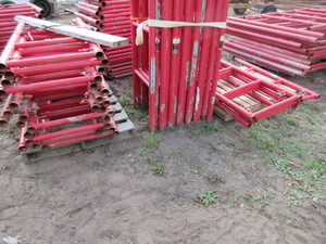 lot 309 image: UPRIGHTS FOR STRUCTURAL SHORING
