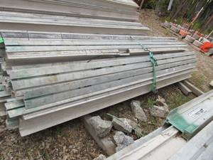 lot 325 image: ALUMINUM I BEAMS