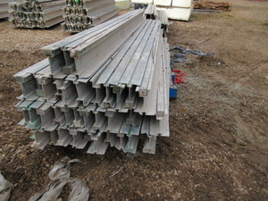 lot 326 image: ALUMINUM I BEAMS