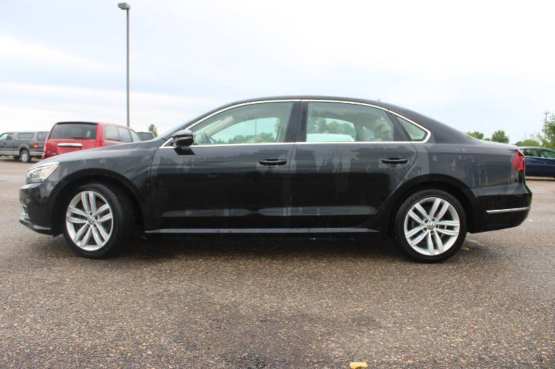 2018 Volkswagen Passat SE - 1 OWNER