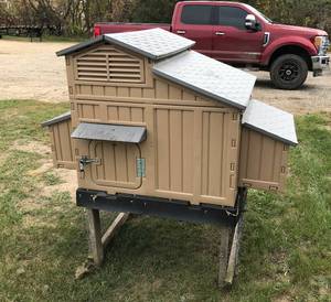 Snap Lock Chicken Coop