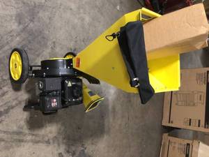 Champion Power Equipment 3 in. Dia 224 cc 2-in-1 Upright Gas Powered Wood Chipper Shredder Customer Returns See Terms on Auction