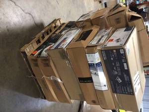 Pallet of Mixed Assorted Sinks Various Models and Conditions Customer Returns See Terms on Auction
