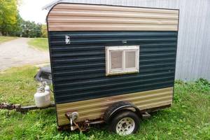 lot 1 image: 2000 King Crow Fish House