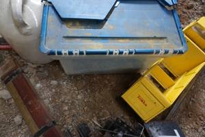 lot 30 image: Plastic Tote With Assorted Screw Drivers