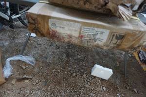 lot 63 image: Lot of 100 - 6 56 Watt Fluorescent Light Bulbs