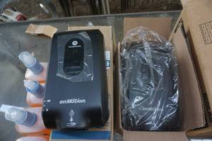 lot 72 image: 2- enMotion Brand Motion Sensing Soap Dispensers With Anti Bacterial Soap