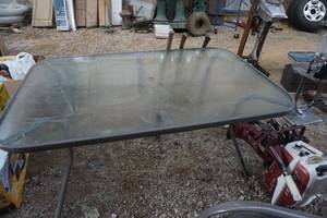 lot 97 image: Glass Top Patio Table With 6 Mesh Chairs