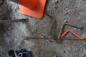 lot 123 image: Vintage TractorTruck Engine Crank Start Rods