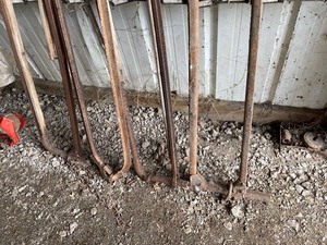 lot 124 image: Lot of Vintage Livestock Stanchions